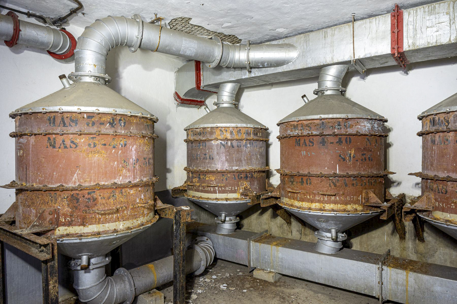 Ligne Maginot - BOIS DE HOFFEN OUEST - (Casemate d'infanterie - Simple) - La salle des filtres
 - David Palmer