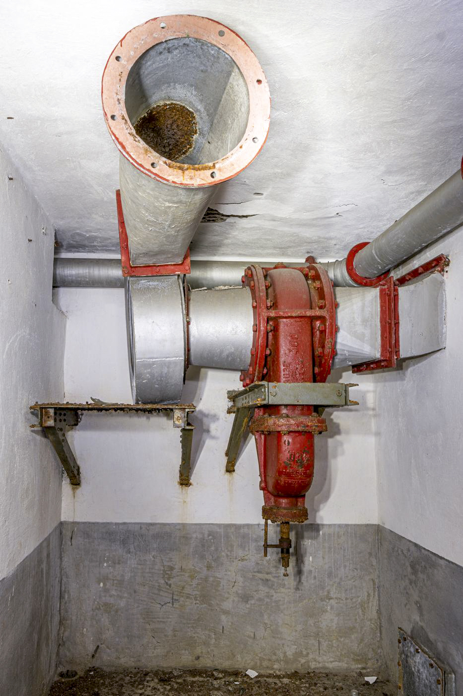 Ligne Maginot - BOIS DE HOFFEN OUEST - (Casemate d'infanterie - Simple) - Local du ventilateur principal air pur

 - David Palmer