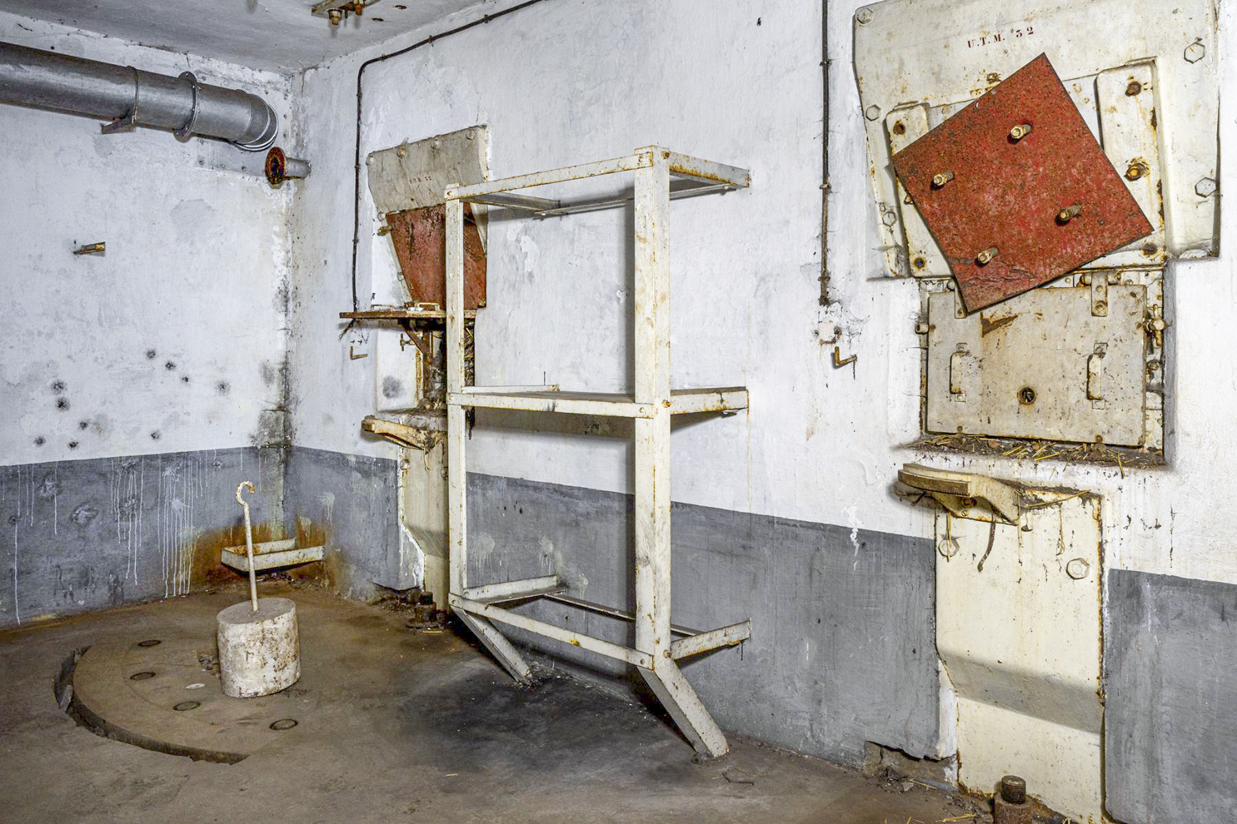 Ligne Maginot - BOIS DE HOFFEN OUEST - (Casemate d'infanterie - Simple) - Chambre de tir mortier de 81
 - David Palmer