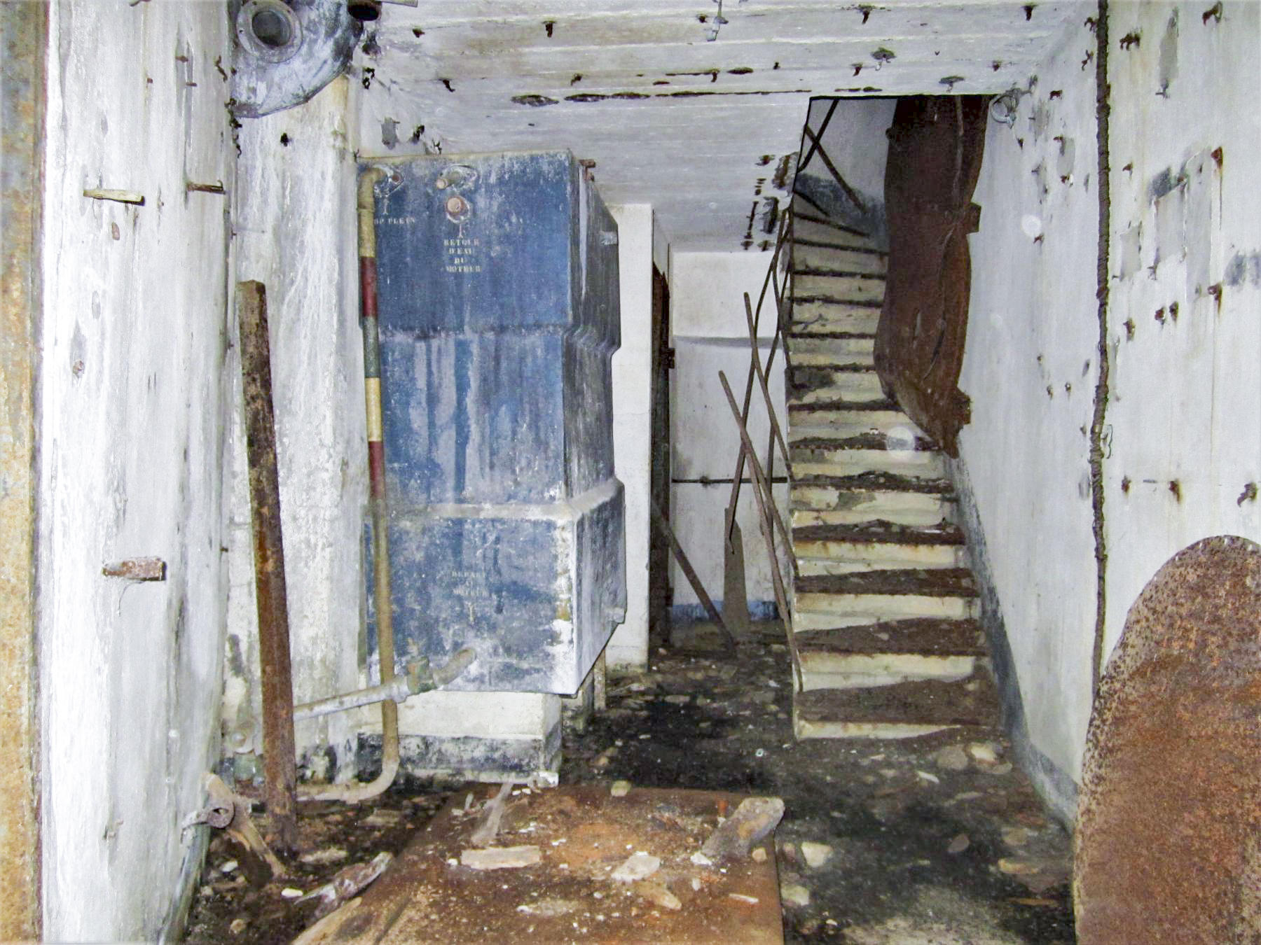 Ligne Maginot - DRACHENBRONN NORD OUEST - (Casemate d'infanterie) - L'escalier menant à l'étage inférieur - Gregory Fuchs