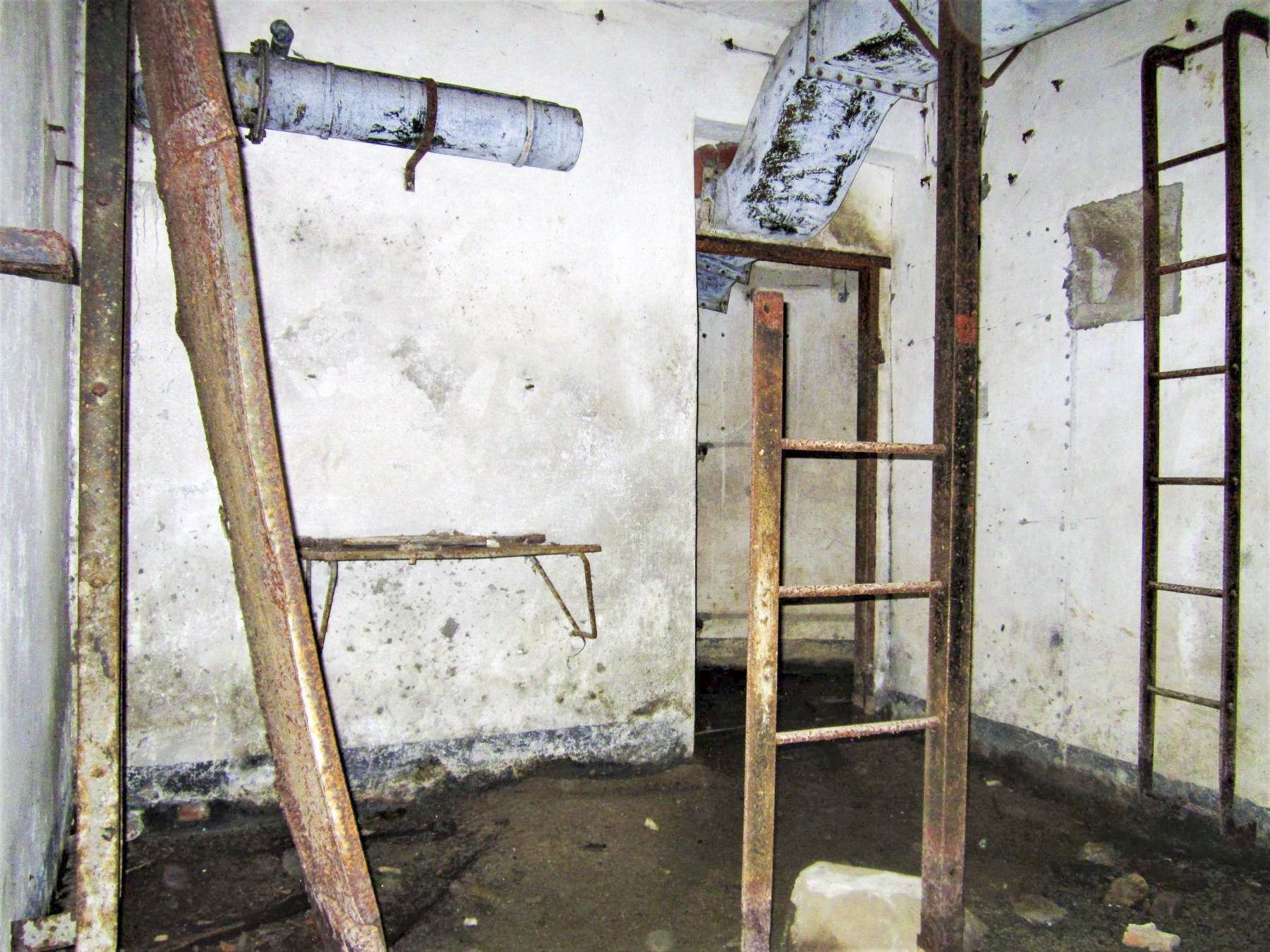 Ligne Maginot - DRACHENBRONN NORD OUEST - (Casemate d'infanterie) - Chambre de repos - Gregory Fuchs