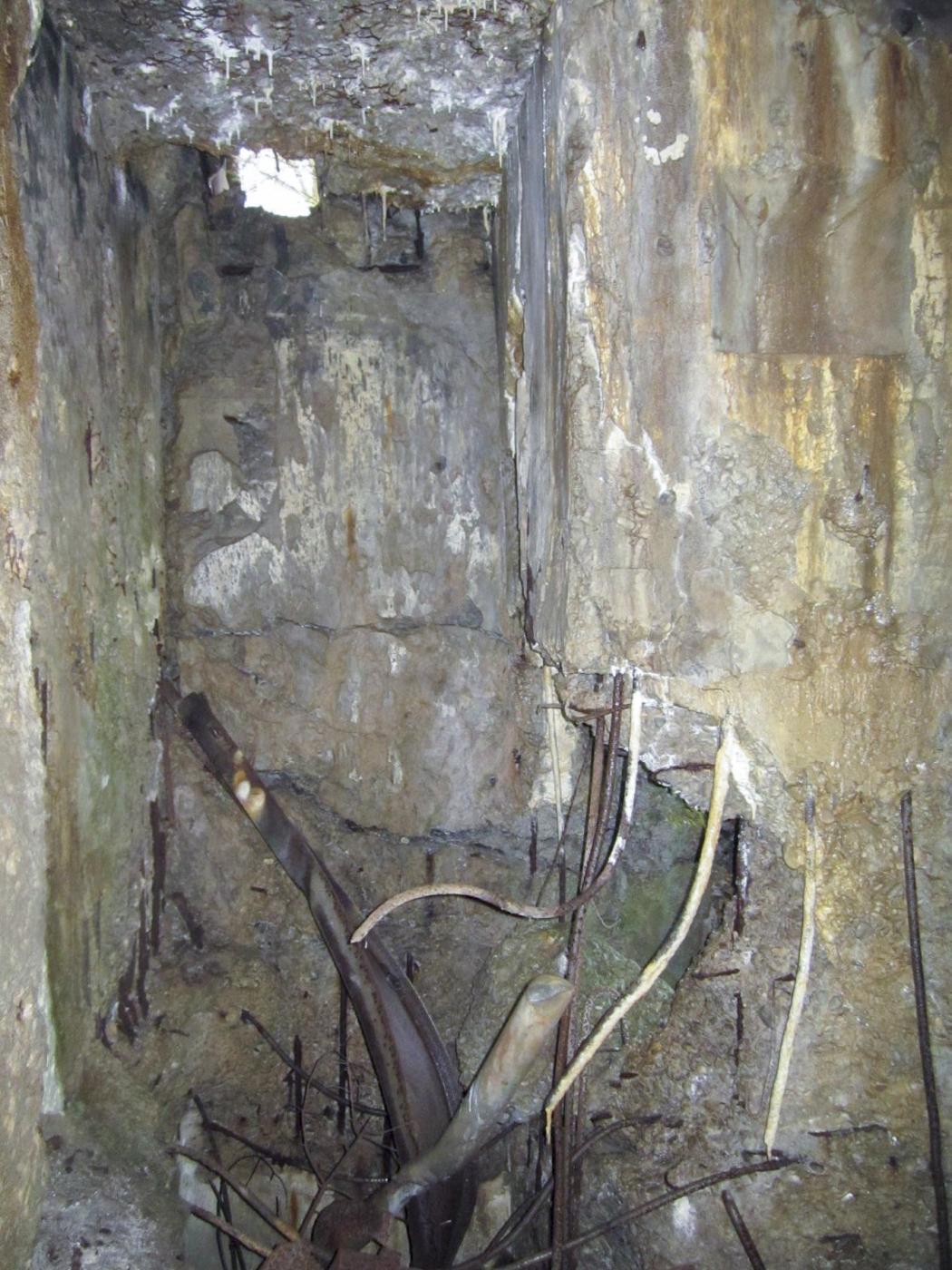 Ligne Maginot - DRACHENBRONN NORD OUEST - (Casemate d'infanterie) - L'accès à la caponnière FM défendant l'entrée - Gregory Fuchs