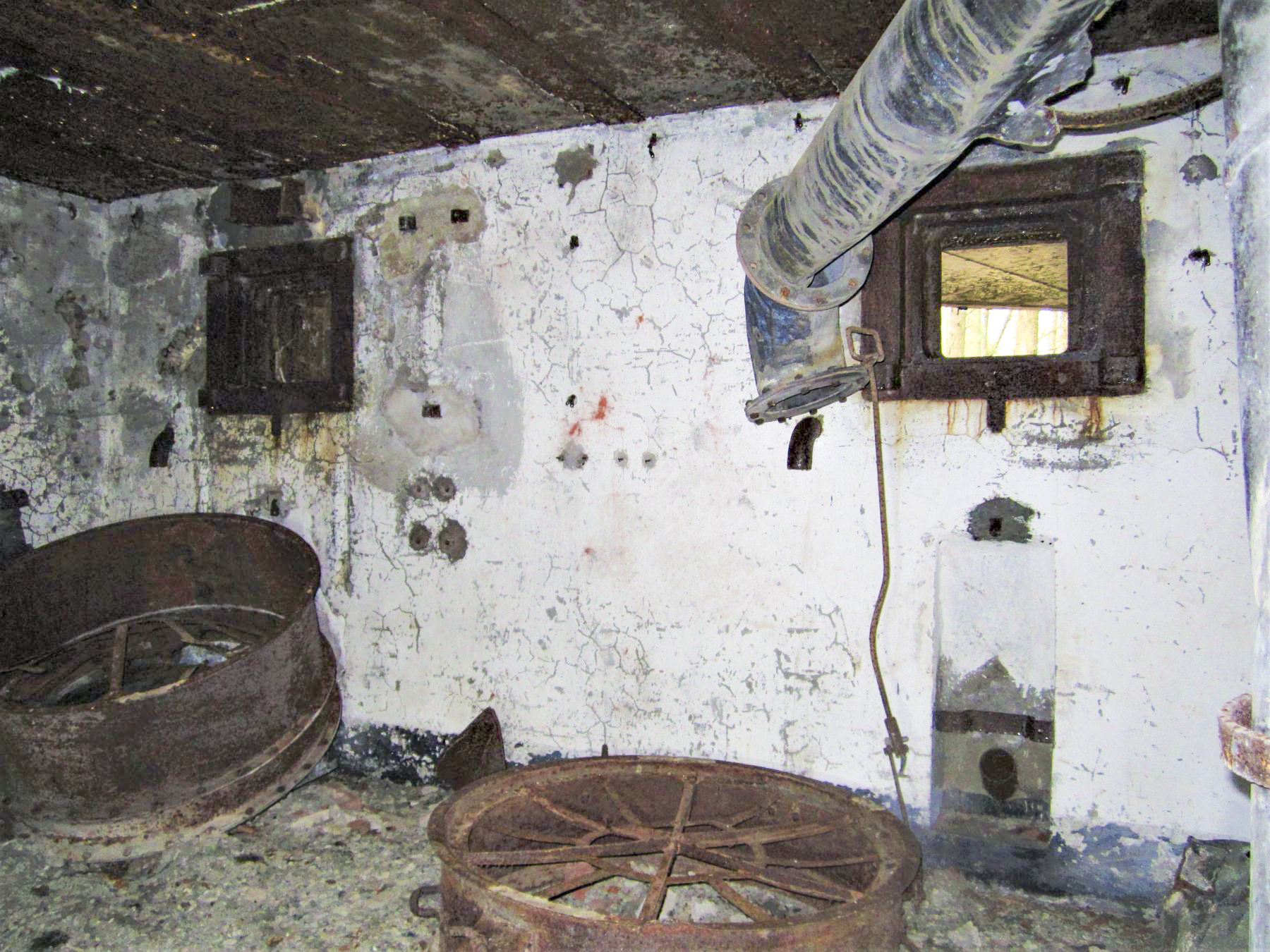 Ligne Maginot - DRACHENBRONN NORD OUEST - (Casemate d'infanterie) - Chambre de tir - Gregory Fuchs