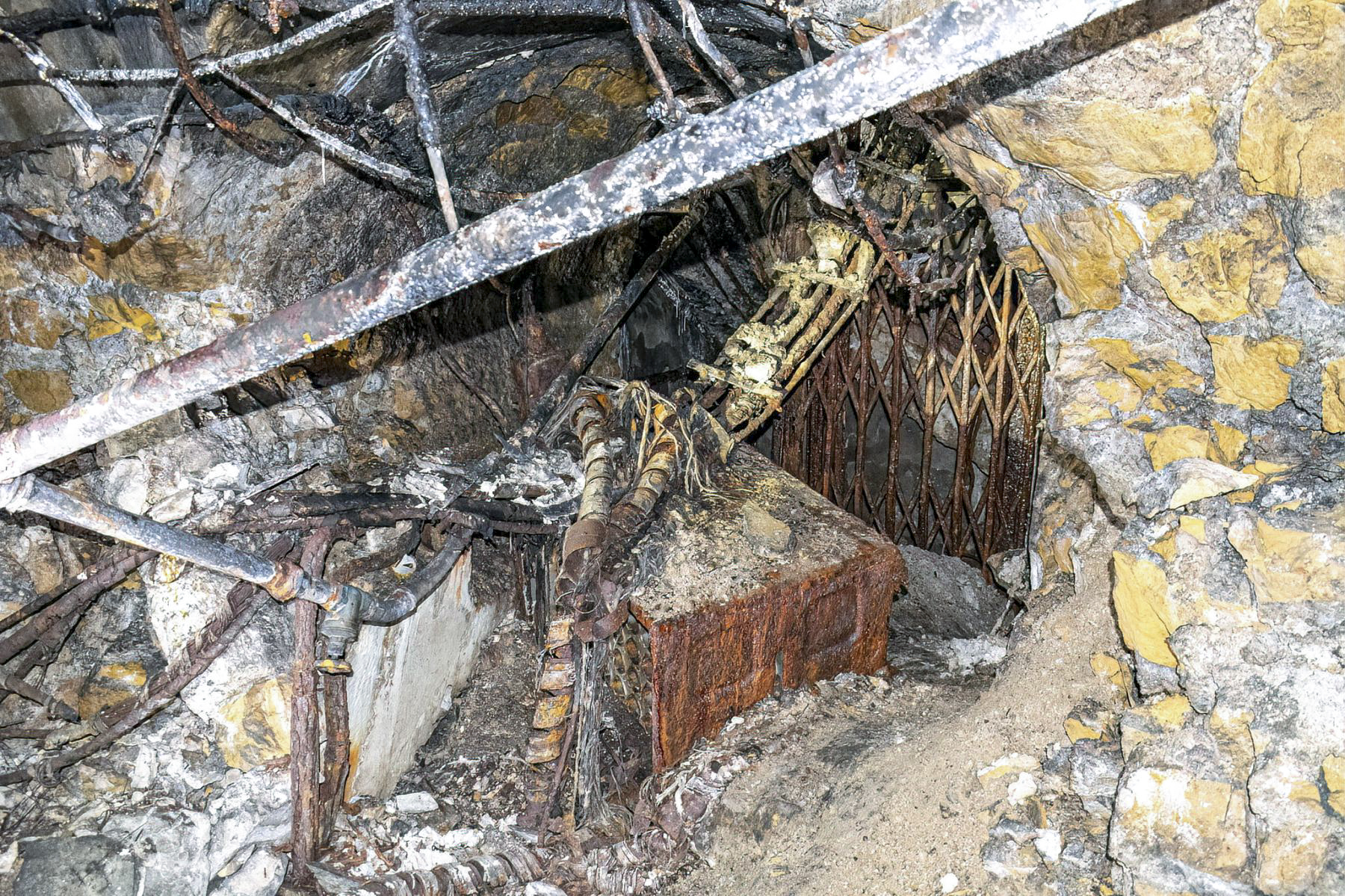 Ligne Maginot - METRICH - A17 - (Ouvrage d'artillerie) - Accès au PC et bloc 7 depuis la galerie - David Palmer