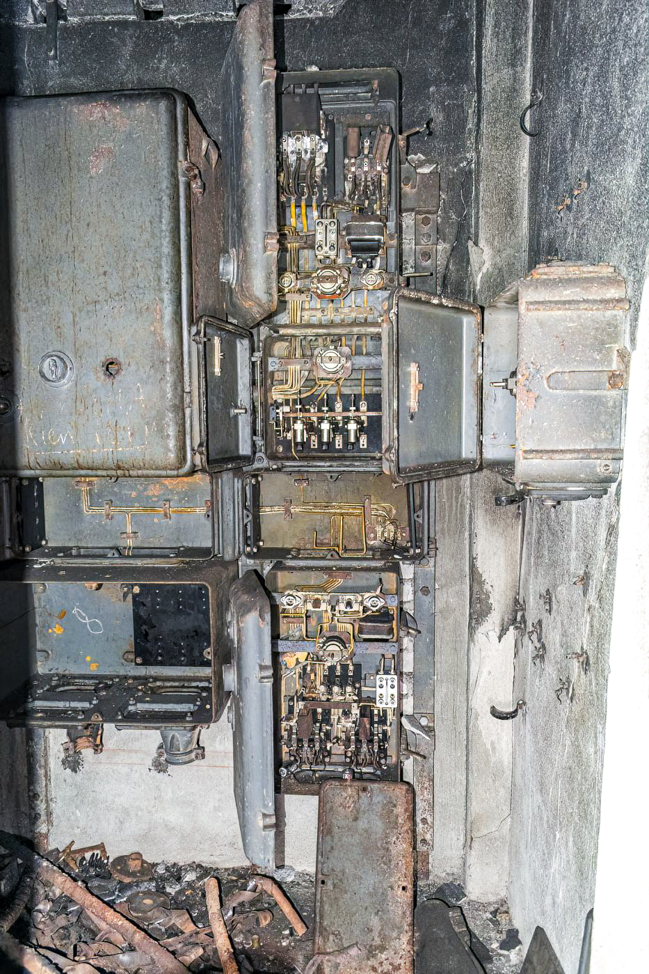 Ligne Maginot - METRICH - A17 - (Ouvrage d'artillerie) - Les boîtes à fusibles pour la chaudière électrique - David Palmer