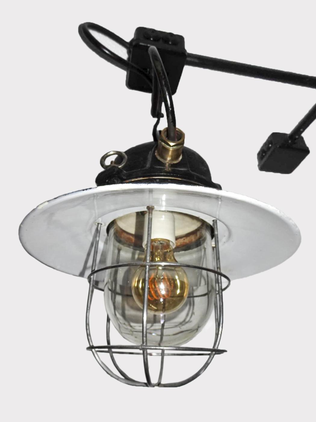 Ligne Maginot - L'éclairage dans la fortification Maginot (éclairage) - Lampe Renforcée
Écrous anneaux