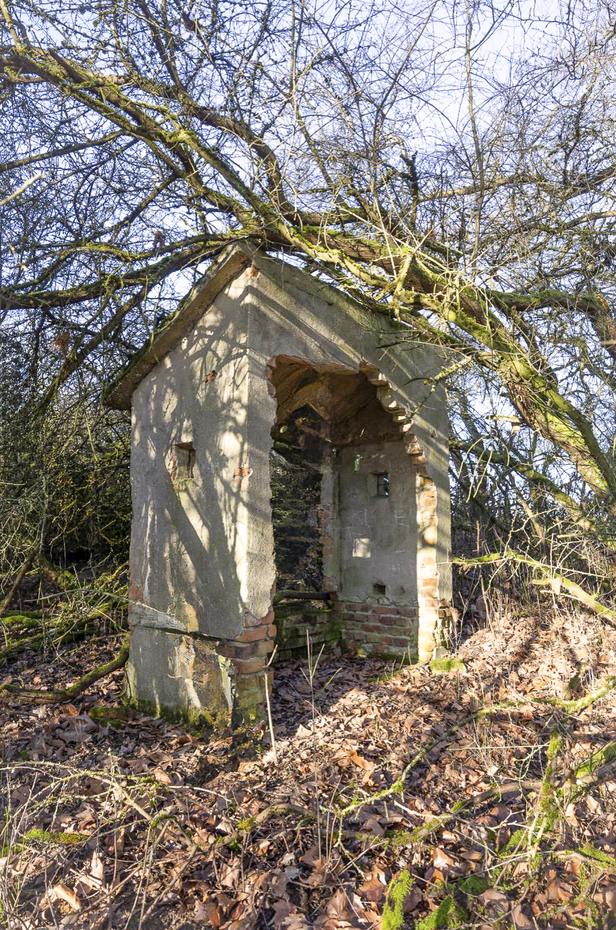 Ligne Maginot - LUTERSBERG - (Dépôt de Munitions) - Les restes d'un bâtiment   - Lenhard Christian