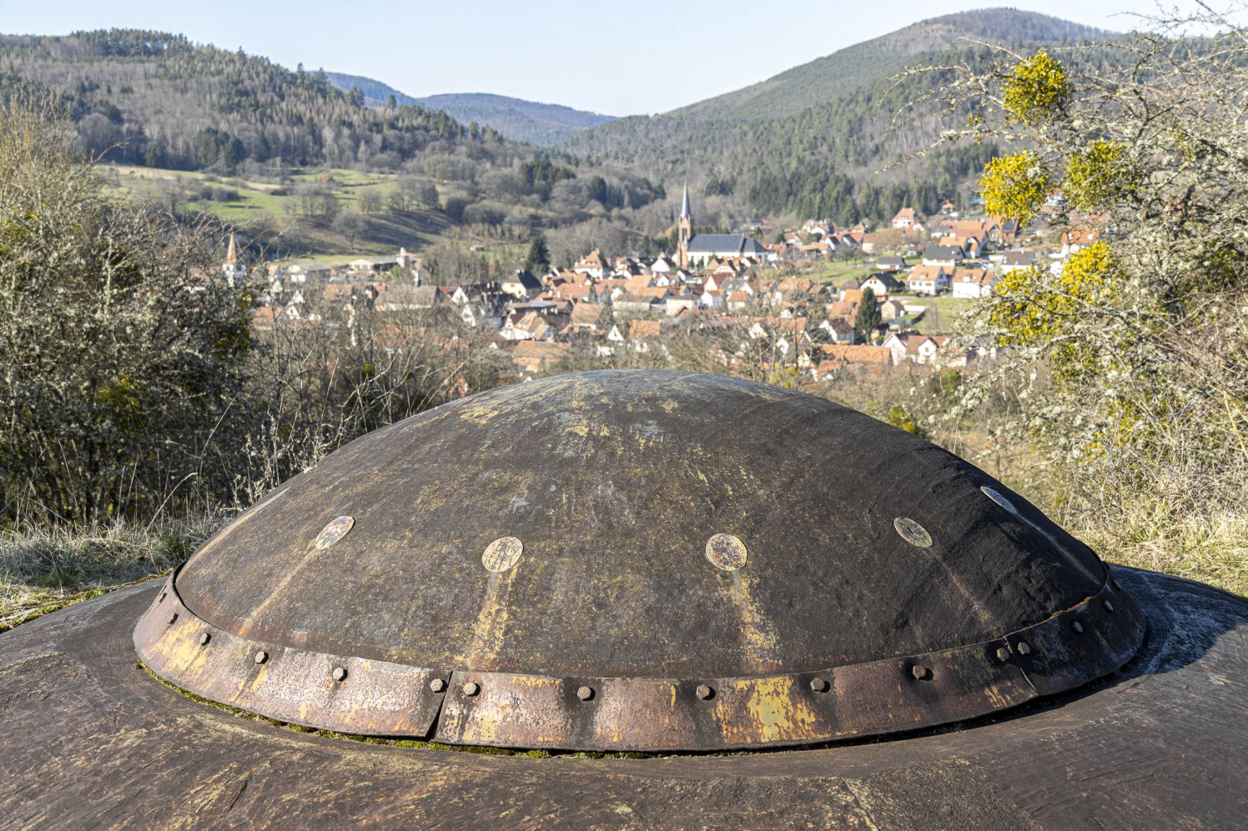 Ligne Maginot - FOUR A CHAUX - FAC - (Ouvrage d'artillerie) - Bloc 5
Vue sur Lembach depuis la tourelle de mitrailleuses - David Palmer