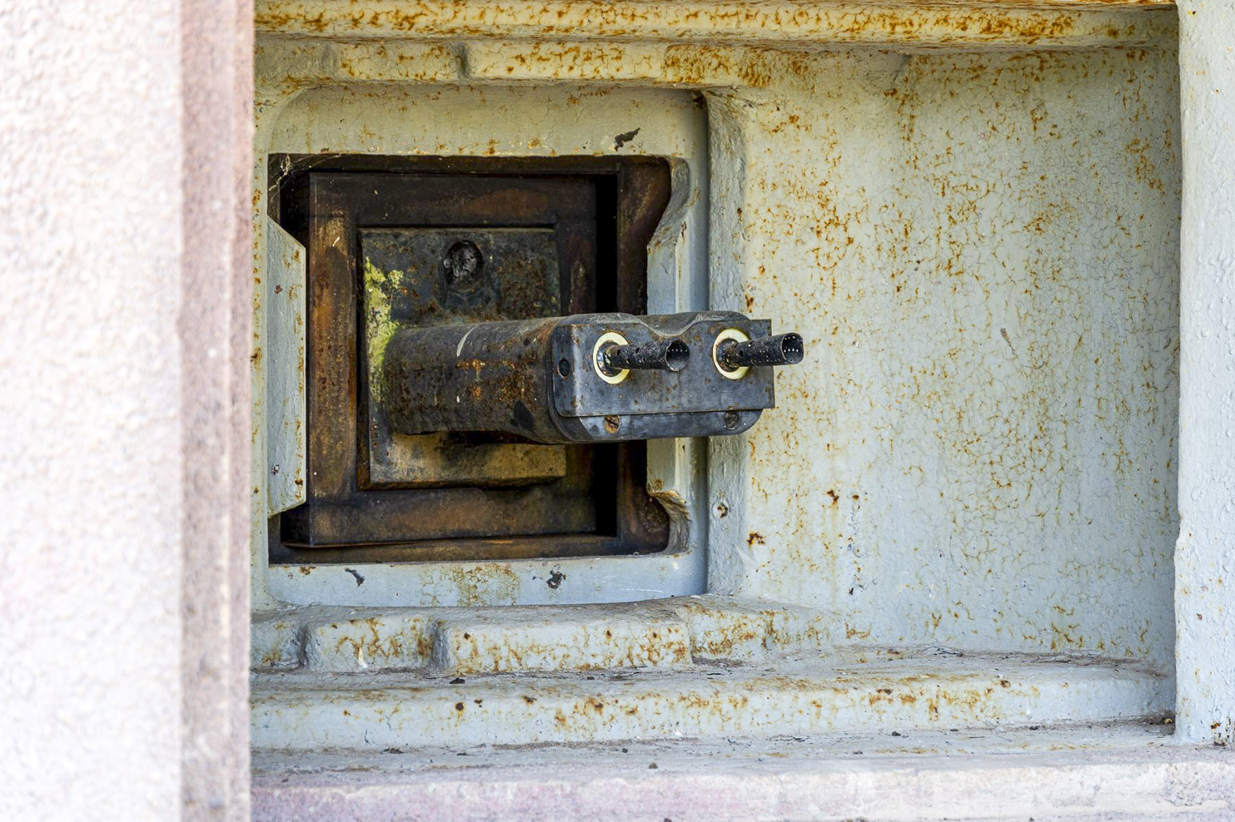 Ligne Maginot - FOUR A CHAUX - FAC - (Ouvrage d'artillerie) - Entrée des hommes
Créneau Reibel MAC 31 - David Palmer