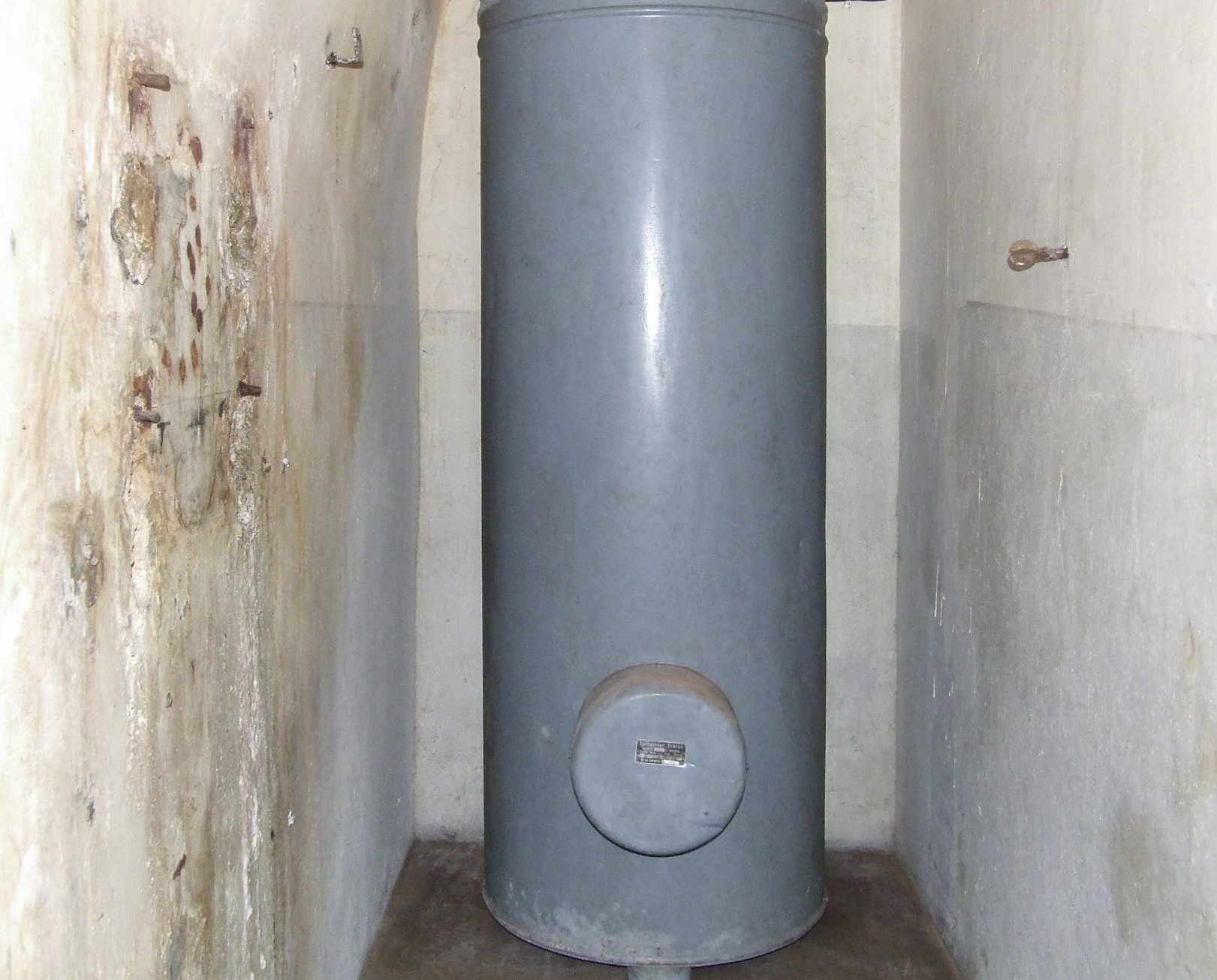 Ligne Maginot - MICHELSBERG - A22 - (Ouvrage d'artillerie) - Un chauffe-eau dans la caserne. - STENGER Mathieu