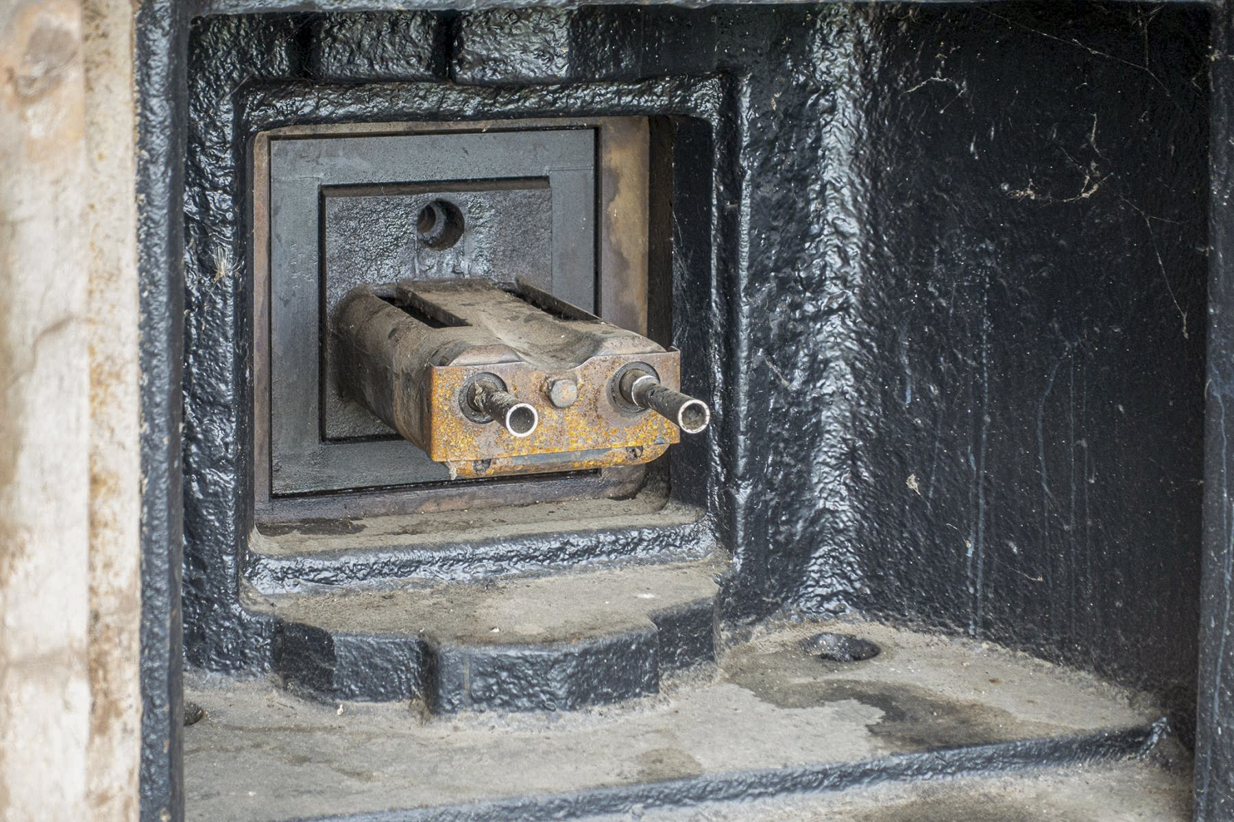 Ligne Maginot - ROHRBACH - FORT CASSO - (Ouvrage d'infanterie) - Bloc 3
Chambre de tir est 
Créneau JM - David Palmer