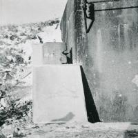 Ligne Maginot - FERMONT - A2 - (Ouvrage d'artillerie) - Le projecteur cuirassé et le massif bétonné de protection