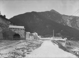 Ligne Maginot - GALERIE RECTILIGNE DU TUNNEL DU FREJUS - (Blockhaus pour arme infanterie) - L'entrée du tunnel du Frejus