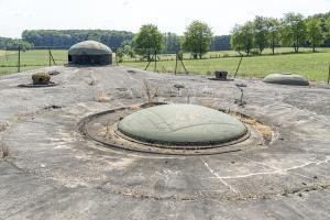 Ligne Maginot - SCHOENENBOURG - (Ouvrage d'artillerie) - Bloc 5
Tourelle de 81mm
