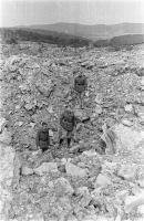 Ligne Maginot - HOCHWALD - (Ouvrage d'artillerie) - Les dessus du demi ouvrage Ouest
Entonnoirs dus aux bombardements