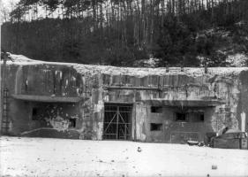 Ligne Maginot - HOCHWALD - (Ouvrage d'artillerie) - Bloc 8
Entrée munitions