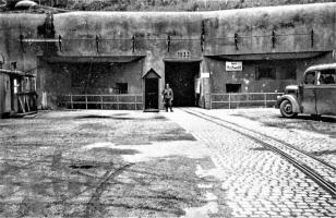 Ligne Maginot - HOCHWALD - (Ouvrage d'artillerie) - Bloc 8
Entrée munitions