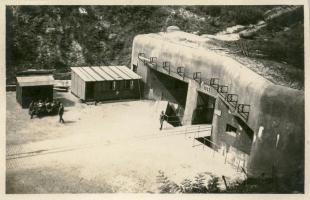 Ligne Maginot - HOCHWALD - (Ouvrage d'artillerie) - Bloc 8
Entrée munitions