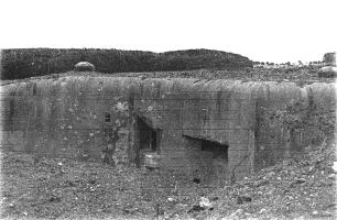 Ligne Maginot - HOCHWALD - (Ouvrage d'artillerie) - Bloc 13
Lance bombe de 135 sous casemate
Le bloc après les combats