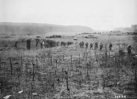 Ligne Maginot - HOCHWALD - (Ouvrage d'artillerie) - Des troupes du 2° Bon 410th Infantry 103 Div 7 army à proximité du bloc 13 le 15 décembre 1944 
Photo Signal Corp 6AG 28085/ETA HQ 44 29877 Auteur GRETZ