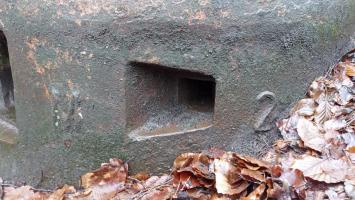 Ligne Maginot - HOCHWALD C2 - (Casemate d'infanterie) - Marquage '2' sur le coté du créneau d'observation gauche de la cloche JM