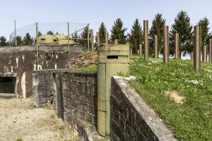 Ligne Maginot - ESCH - (Casemate d'infanterie - Double) - Niches pour mines et Observatoire Blindée