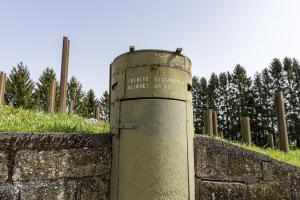 Ligne Maginot - ESCH - (Casemate d'infanterie - Double) - Matériel exposé
Guérite cylindrique blindée OD85