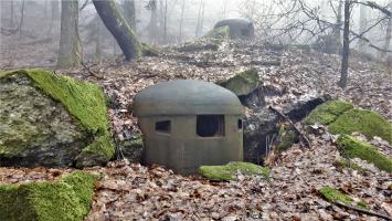 Ligne Maginot - HOCHWALD C7 - (Casemate d'infanterie) - La cloche JM et plus haut, la cloche GFM