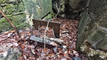 Ligne Maginot - HOCHWALD C7 - (Casemate d'infanterie) - Créneau Fusil Mitrailleur Type A probablement placé en protection de l'entrée 