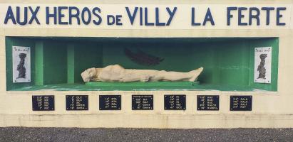 Ligne Maginot - LA FERTE - (Ouvrage d'infanterie) - Gisant du monument aux morts