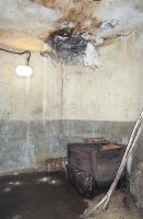 Ligne Maginot - LA FERTE - (Ouvrage d'infanterie) - Bloc 1
Magasin du génie
Situé sous le puits de la cloche pour AM n°3, ce local a été également endommagé par les explosions