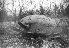 Ligne Maginot - GUENTRANGE (FESTE DE) - (Ouvrage d'artillerie) - Batterie Sud
Coupole de 105 sautée par les Americains