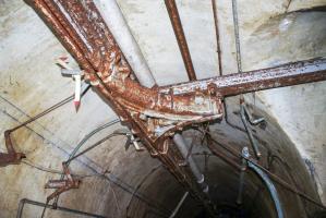 Ligne Maginot - MICHELSBERG - A22 - (Ouvrage d'artillerie) - Bloc 6
Les contacts marche-arrêt sur le monorail.
