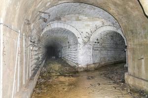 Ligne Maginot - LATIREMONT - A3 - (Ouvrage d'artillerie) - Tournez à droite jusqu'aux blocs 4 et 5, tout droit, blocs 1-3