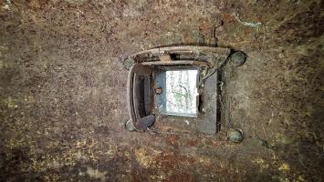 Ligne Maginot - HOFFEN - (Abri) - Un créneau avec son système de pointage pour FM