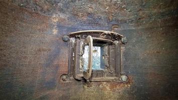 Ligne Maginot - HOFFEN - (Abri) - Un des cinq créneaux avec son système de pointage pour FM