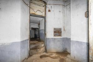 Ligne Maginot - BREHAIN - A6 - (Ouvrage d'artillerie) - Entrée munitions
Créneau de défense de l'entrée et passage vers la chambre de tir gauche