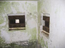 Ligne Maginot - CARREFOUR 121 - (Blockhaus pour arme infanterie) - Créneaux de défense rapprochée