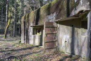 Ligne Maginot - SAEGEMUHLE - (Blockhaus pour arme infanterie) - Porte blindée et caponnière FM ouest