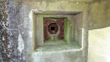 Ligne Maginot - SAEGEMUHLE - (Blockhaus pour arme infanterie) - Détail du créneau FM de la caponnière Ouest