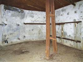 Ligne Maginot - SAEGEMUHLE - (Blockhaus pour arme infanterie) - Chambre de tir Est, emplacement des lits de l'équipage
