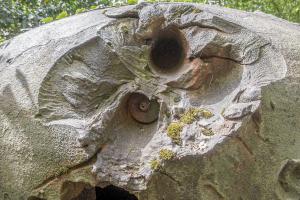 Ligne Maginot - HOFFEN - (Casemate d'infanterie - Simple) - La cloche GFM labourée par les PAK allemands