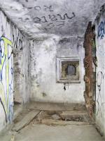 Ligne Maginot - BASSIN DE L'INDUSTRIE - (Casemate d'infanterie - Double) - l'entrée de la casemate et le créneau FM de défense rapprochée