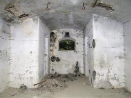 Ligne Maginot - BATTERIE DES PAYSANS - (Cuve pour canon) - L'unique chambre de repos de l'abri