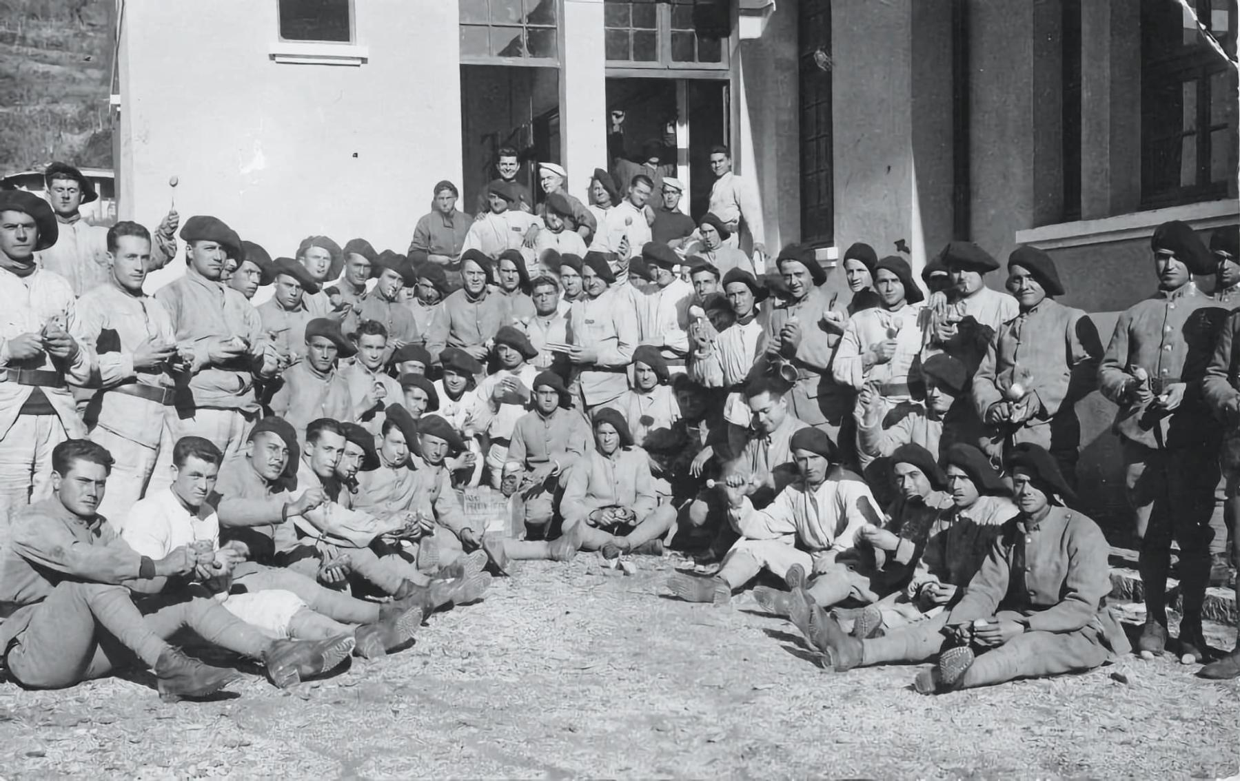 Ligne Maginot - BREIL SUR ROYA - CASERNE HARDY - (Camp de sureté) - 3° Régiment d'infanterie Alpine
Photo prise en 1933 - Inconnu