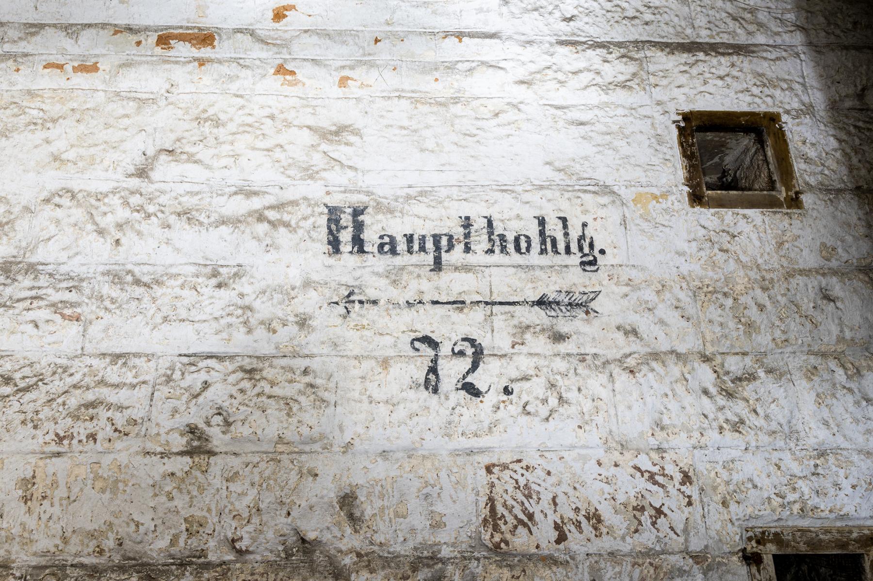 Ligne Maginot - FORT LEFEBVRE - (Divers) - Ancien lettrage allemand 'Haupthohlgang' - David Palmer