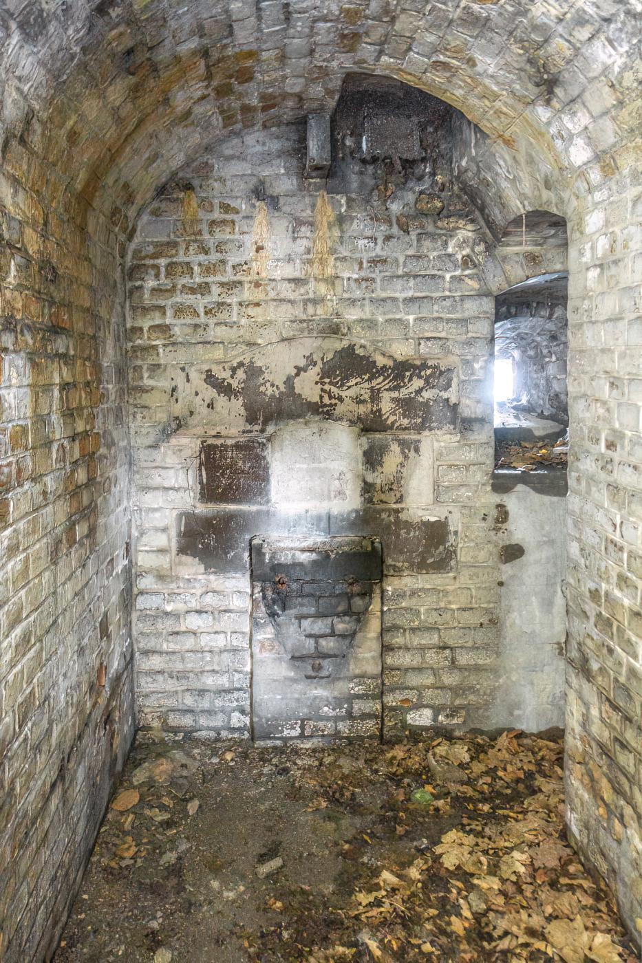 Ligne Maginot - FORT LEFEBVRE - (Divers) - Caponnière double du saillant de tête
Une des quatre chambres de tir pour canon-revolver  - David Palmer