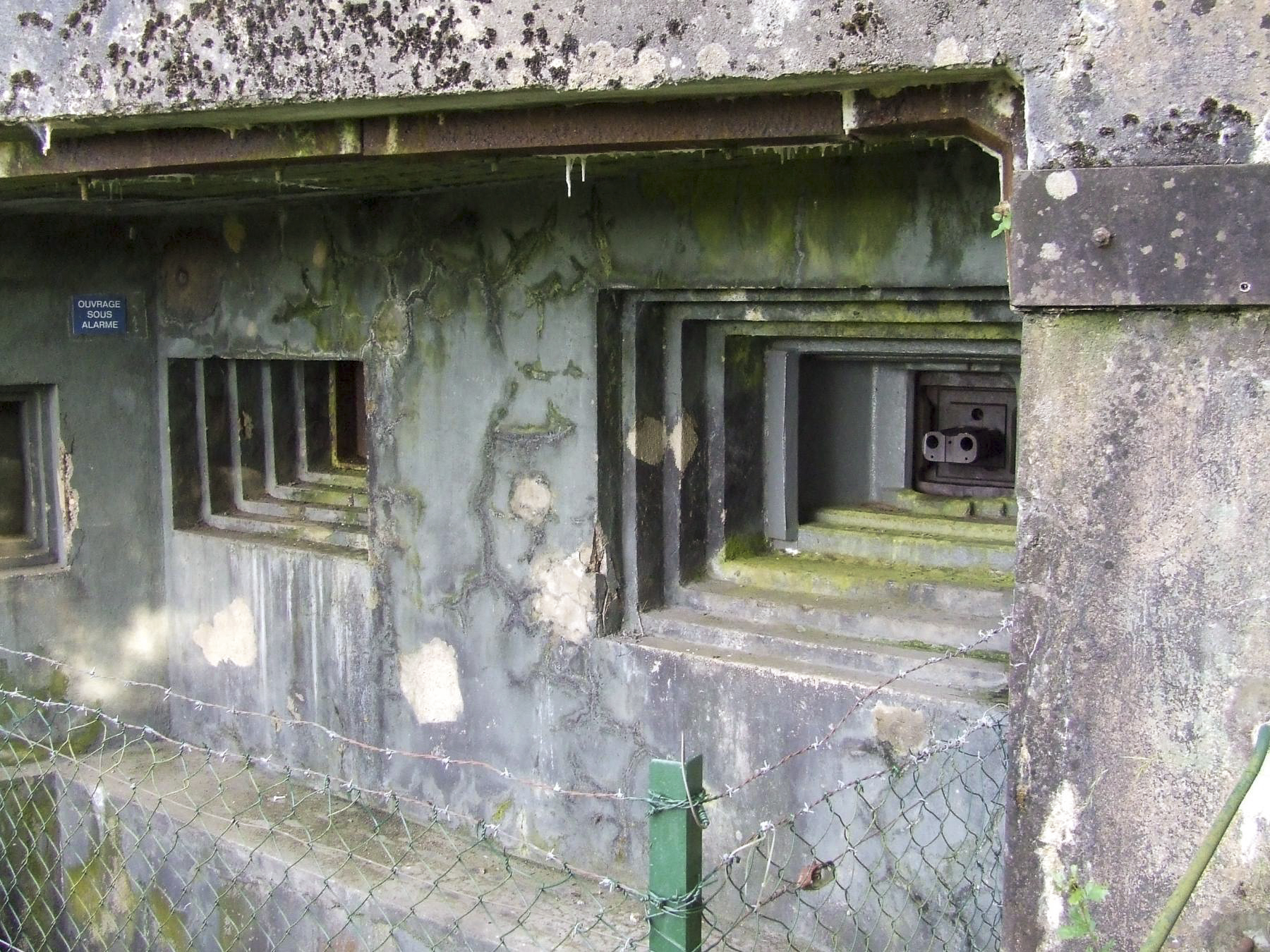 Ligne Maginot - MICHELSBERG - A22 - (Ouvrage d'artillerie) - Bloc 2
Les créneaux JM et AC47. - STENGER Mathieu