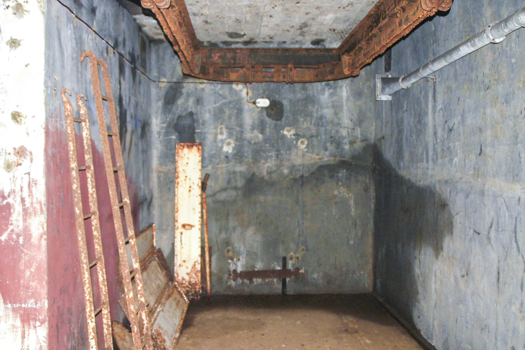 Ligne Maginot - MICHELSBERG - A22 - (Ouvrage d'artillerie) - Bloc 5
Le magasin M3. - STENGER Mathieu