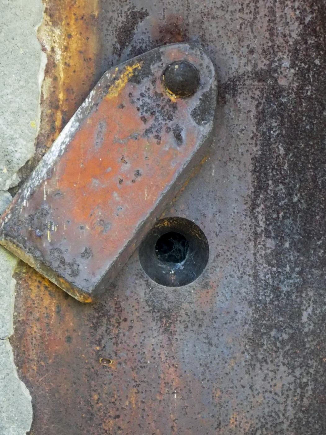 Ligne Maginot - HOCHWALD - (Ouvrage d'artillerie) - Bloc 6 
Détail du créneau pour canon de 75 mle 29